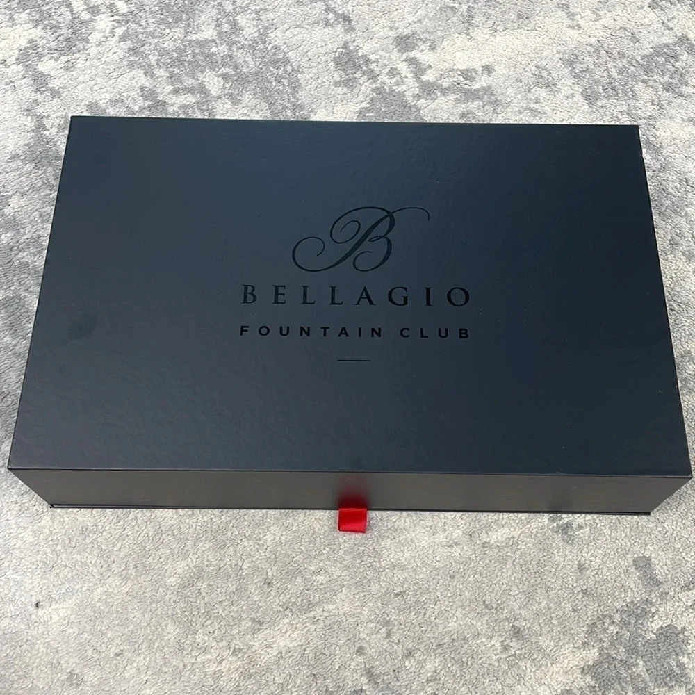 New Bellagio Fountain Club Formula One Gift Box Knit Scarf Beanie Set